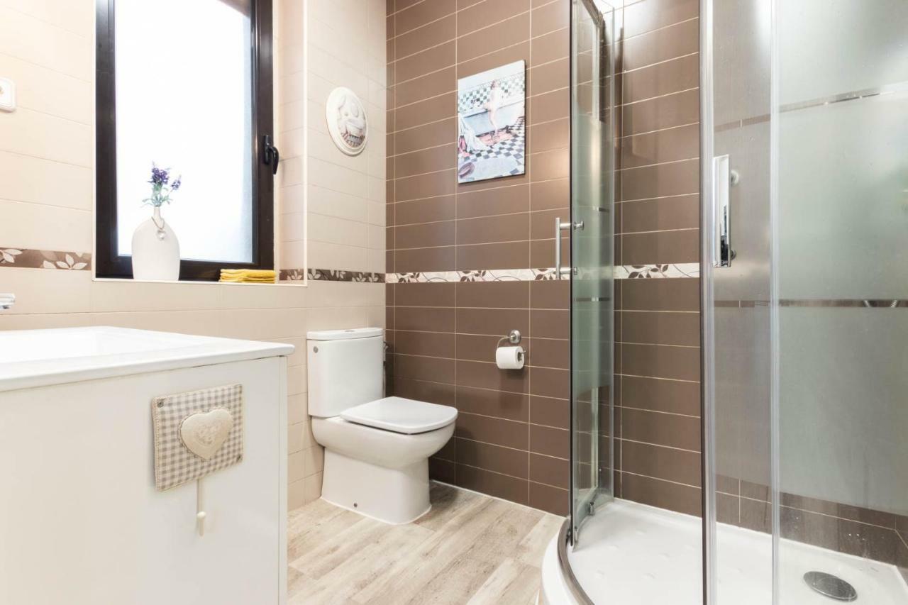 Apartment between Old Town&Guggenheim!! With Parking!! Bilbao Buitenkant foto