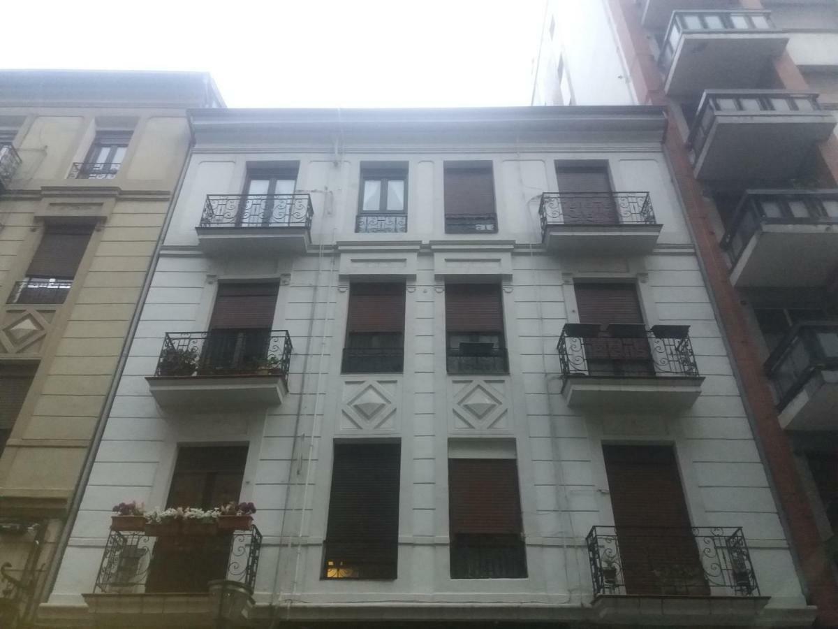 Apartment between Old Town&Guggenheim!! With Parking!! Bilbao Buitenkant foto