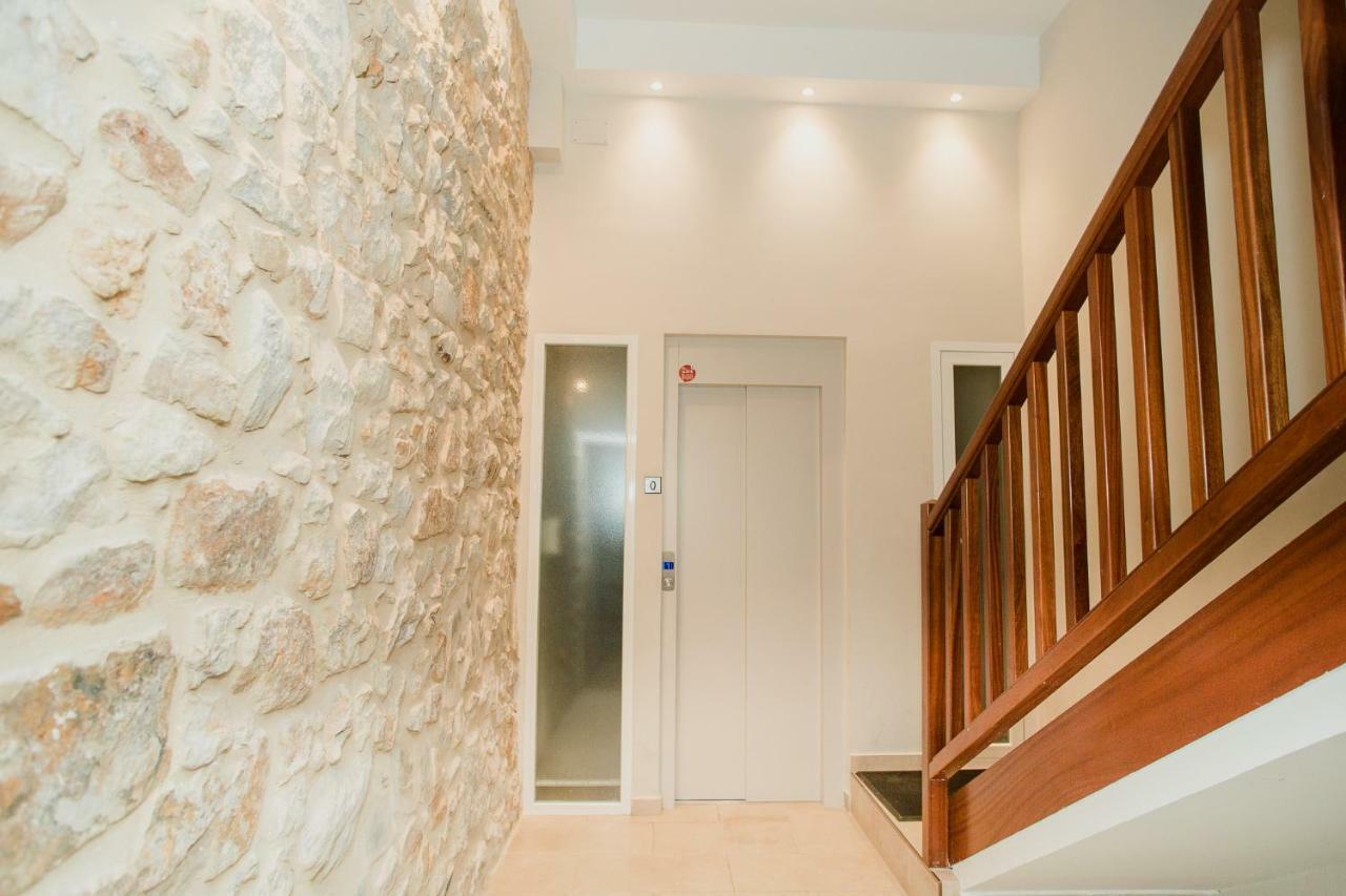 Apartment between Old Town&Guggenheim!! With Parking!! Bilbao Buitenkant foto